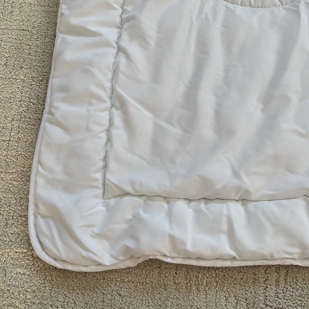 Crib/Toddler Comforter | White Teddy Bear Quilting